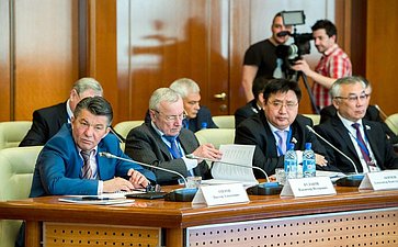 Заседание рабочей группы Совета Федерации по совершенствованию законодательства РФ по вопросам Дальнего Востока в Якутске 7
