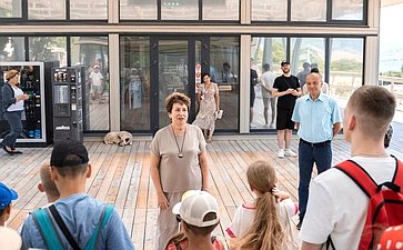 Екатерина Алтабаева посетила Парк живой истории «Федюхины высоты», где реализуется проект «Первая оборона Севастополя. Потомству в пример»