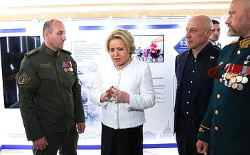 Валентина Матвиенко и Роман Бусаргин осмотрели выставку, посвященную действующим и перспективным проектам развития Саратовской области