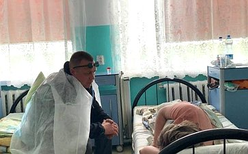 Игорь Кастюкевич посетил пострадавших в результате обстрела ВСУ села Нижние Серогозы