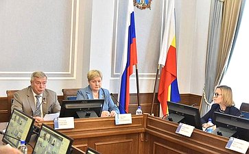 Василий Голубев принял участие в работе круглого стола «Социальное обслуживание в решении задач повышения качества жизни старшего поколения»