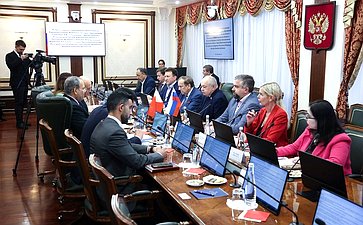 Ильяс Умаханов провел встречу с Чрезвычайным и Полномочным Послом Королевства Бахрейн в РФ Ахмедом Абдулрахманом Махмудом Аль-Саати и Главой Представительства Лиги арабских государств в России Валидом Хамидом Шилтагом