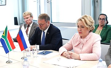 15-й Саммит женщин – председателей парламентов. Встреча Председателя Совета Федерации Валентины Матвиенко со Спикером Национальной ассамблеи Южно-Африканской Республики Анджелой Дидизой