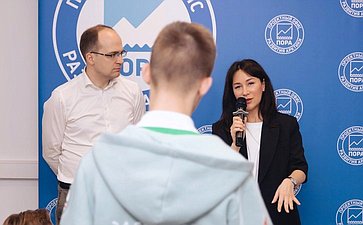 Елена Дягилева познакомила школьников из Брянской и Курской областей с арктическим регионом