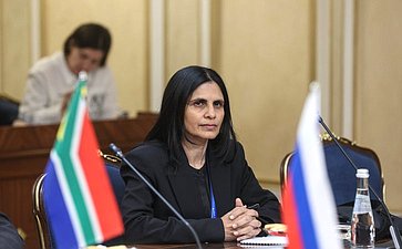 Валентина Матвиенко провела переговоры с Председателем Национального совета провинций Парламента Южно-Африканской Республики Амосом Масондо