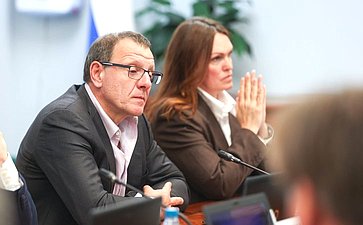 Совещание Комитета Совета Федерации по экономической политике «Импортонезависимость в сфере информационных технологий: лучшие практики разработки и использования российского программного обеспечения»