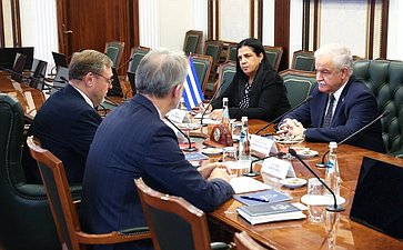 Встреча заместителя Председателя Совета Федерации Константина Косачева с Чрезвычайным и Полномочным Послом Республики Куба в РФ Хулио Антонио Гармендией Пеньей