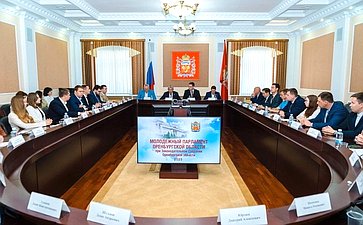 Андрей Шевченко в ходе поездки в регион принял участие в очередном заседании молодежного парламента при законодательном собрании Оренбургской области