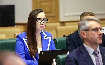 Круглый стол на тему «Интеллектуальная собственность в материальном выражении: мода, промышленный дизайн, архитектура»