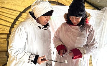 Татьяна Сахарова и Елена Дягилева в рамках региональной недели приняли участие в мероприятиях, приуроченных к 80-й годовщине Великой Победы