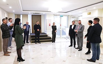 Алексей Кондратьев открыл в Совете Федерации выставку портретов героев СВО «Мой позывной»