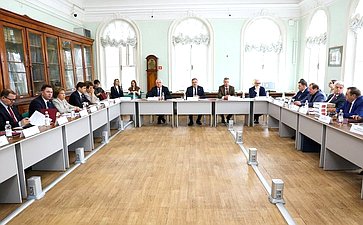 Первое заседание в рамках «Сенатских чтений» на тему «От Вече до Правительствующего сената: предыстория российского парламентаризма»