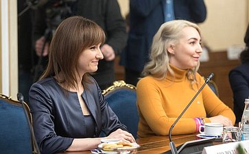 Встреча В. Матвиенко с женщинами-участницами волонтерского марафона, приуроченного к Году добровольца в России