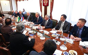 Встреча первого заместителя председателя Комитета СФ по международным делам Андрея Денисова с делегацией Республики Индии во главе с членом Народной палаты парламента Каниможи Карунанидхи