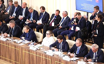 Встреча Председателя СФ Валентины Матвиенко и Председателя Совета Республики Национального собрания Республики Беларусь Натальи Кочановой с руководителями органов государственной власти субъектов Российской Федерации и регионов Республики Беларусь