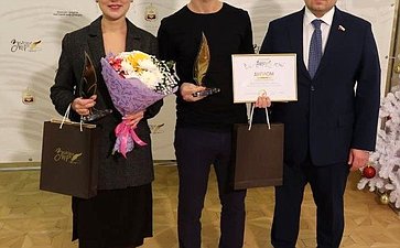 Денис Гусев вручил награды победителям конкурса «Золотое перо» в Ненецком автономном округе