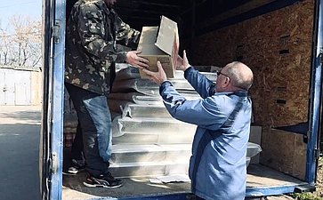 Игорь Кастюкевич организовал доставку дополнительных гуманитарных грузов в регион для обеспечения необходимыми продуктами питания жителей города Алешки и населенных пунктов Голопристанского округа