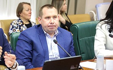 Круглый стол Комитета СФ по конституционному законодательству и государственного строительства «Ответственность за воспрепятствование профессиональной деятельности адвоката как гарантия реализации принципа состязательности и равноправия сторон»