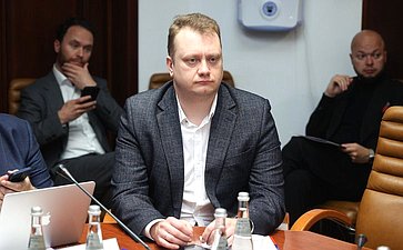 Заседание секции «Искусственный интеллект» на тему «Международный опыт регулирования технологий искусственного интеллекта: актуальные аспекты выбора вектора для России»