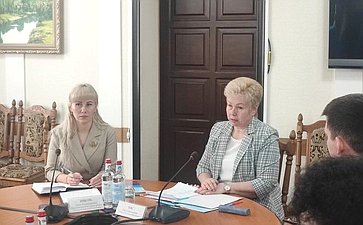 Ольга Бас провела встречу с детским омбудсменом ЛНР