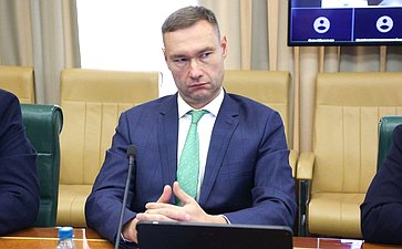 Круглый стол Комитета СФ по экономической политике на тему «О расширении маршрутной сети воздушных перевозок, выполняемых из аэропортов Дальнего Востока»