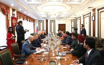 Встреча первого заместителя председателя Комитета СФ по международным делам Андрея Денисова с делегацией Республики Индии во главе с членом Народной палаты парламента Каниможи Карунанидхи