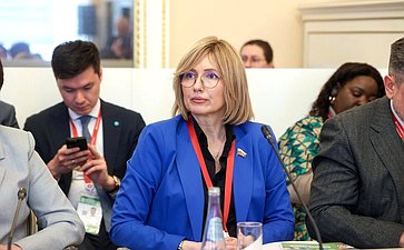 Татьяна Сахарова
