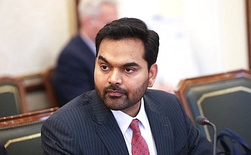 Встреча первого заместителя председателя Комитета СФ по международным делам Андрея Денисова с делегацией Республики Индии во главе с членом Народной палаты парламента Каниможи Карунанидхи