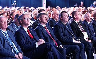 Пленарное заседание ХII Форума регионов России и Беларуси на тему «Молодежь Беларуси и России – наследники Великой Победы и будущее Союзного государства»