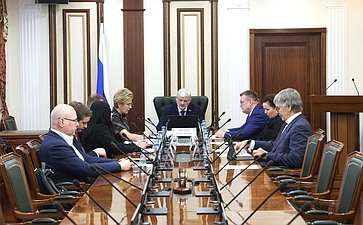 Круглый стол Комитета Совета Федерации по экономической политике «Роль института финансового лизинга в развитии транспортного комплекса Российской Федерации»