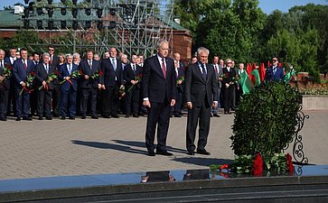 Мемориальный комплекс «Брестская крепость-герой». Церемония возложения венка и цветов к Вечному огню
