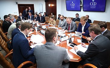 Заседание секции «Цифровая трансформация транспорта» на тему «Электронный документооборот между федеральными органами власти и участниками перевозочного процесса»
