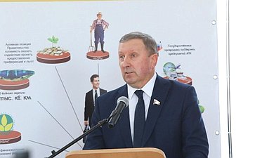 Сергей Березкин принял участие в церемонии открытия нового животноводческого комплекса «Красный маяк», расположенного в Ростовском районе
