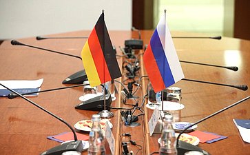 Встреча члена Комитета по экономической политике Валерия Пономарева с Чрезвычайным и Полномочным Послом Федеративной Республики Германия в РФ
