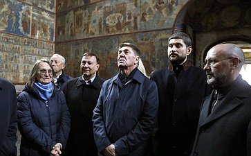 Сенаторы осмотрели площадки, отведенные под реализацию проектов комплексного развития территории и Церковь Иоанна Предтечи в Толчкове