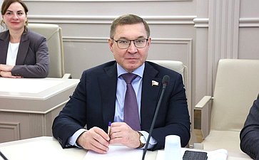 Владимир Якушев