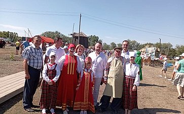 Олег Алексеев посетил Энгельсский и Питерский районы Саратовской области