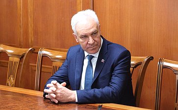 Валентина Матвиенко провела встречу с губернатором Саратовской области Романом Бусаргиным