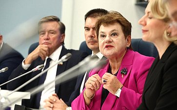 В пресс-центре ТАСС первый заместитель председателя Комитета СФ по бюджету и финансовым рынкам Сергей Рябухин принял участие в пресс-конференции, посвященной пилотному рейтингу деятельности контрольно-счетных палат субъектов РФ