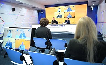 Видеомост с участием первого заместителя председателя Комитета СФ по международным делам Владимира Джабарова по актуальной международной повестке и вопросам сотрудничества России со странами ближнего зарубежья