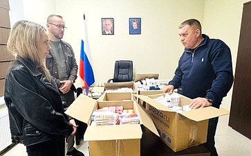 Игорь Кастюкевич передал в Новокаховский округ лекарственные препараты