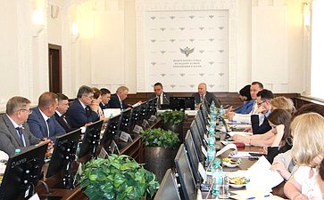 Совещание Комитета СФ по Регламенту и организации парламентской деятельности совместно с Комиссией СФ по мониторингу законодательства РФ
 в сфере государственного контроля (надзора) и муниципального контроля в РФ