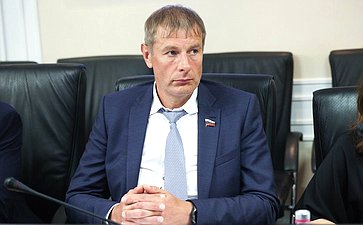Олег Земцов