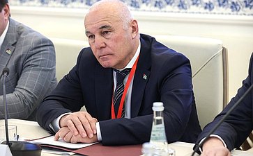 Председатель Комитета СФ по обороне и безопасности Владимир Булавин провёл рабочую встречу с делегацией Парламента Абхазии
