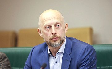 Круглый стол на тему «Пути решения ключевых стратегических задач по производству высоколокализованной конкурентоспособной продукции автомобильной отрасли»