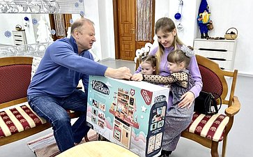 Виктор Шептий принял участие во Всероссийской благотворительной акции «Ёлка желаний»