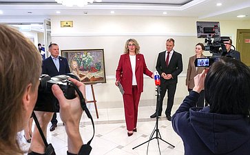 В Совете Федерации открылась выставка «Любовь к Родине дыша»