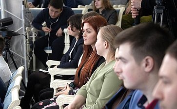 Встреча Л. Гумеровой с участниками и организаторами XVII Всероссийского конкурса молодежных авторских проектов и проектов в сфере образования «Моя страна – моя Россия»