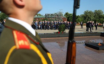 Мемориальный комплекс «Брестская крепость-герой». Церемония возложения венка и цветов к Вечному огню