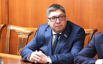 Председатель региональной Думы Леонид Николаев